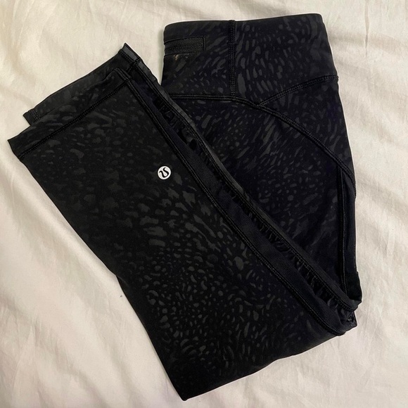black lululemon cropped leggings - Picture 1 of 3